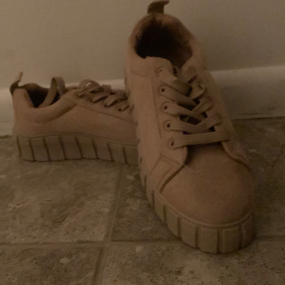Brown shoe